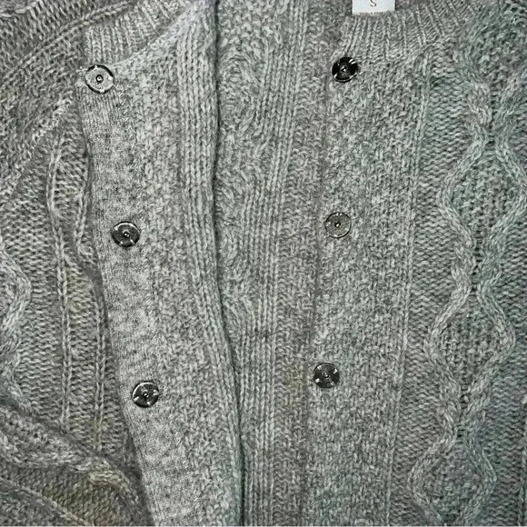 Gray 3 crocheted covered snap closure cardigan size small - Picture 4 of 10
